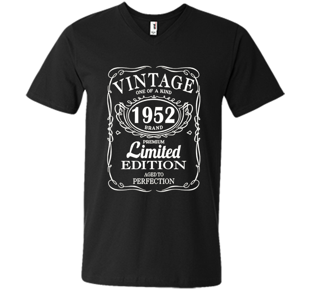 Vintage Born in 1952 65 Years Old Birthday Tshirt