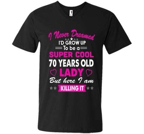 70 Years Old Women's T-Shirt Birthday Gift Born in 1946