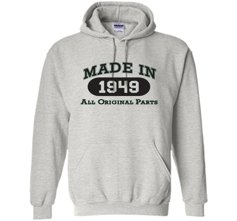 Born in 1949 T-shirt - hot trend birthday gift
