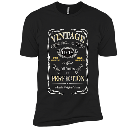 70th Birthday Gift T-Shirt - Born In 1946 - Vintage
